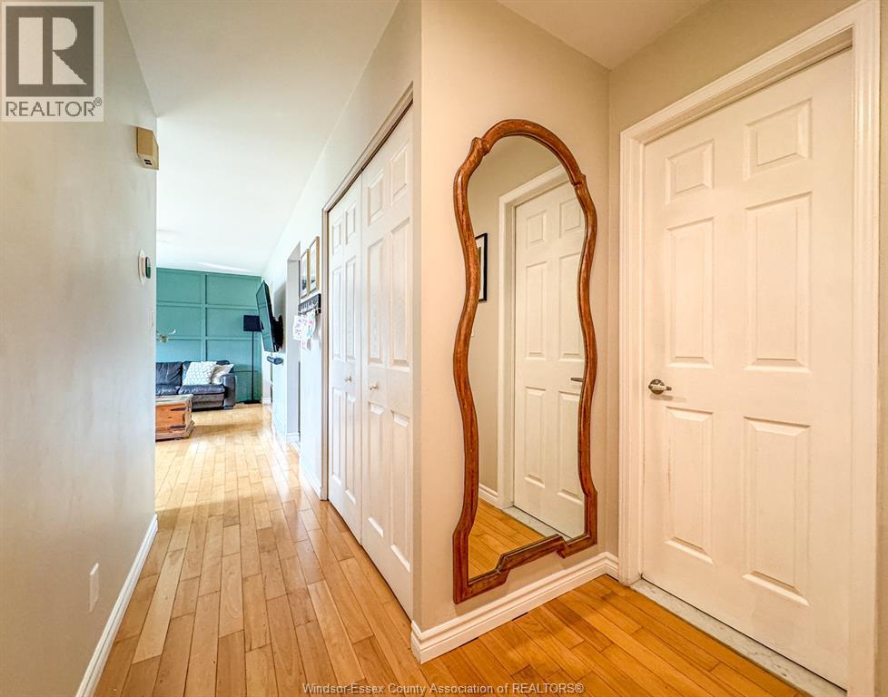 281 FAIRVIEW East - 14