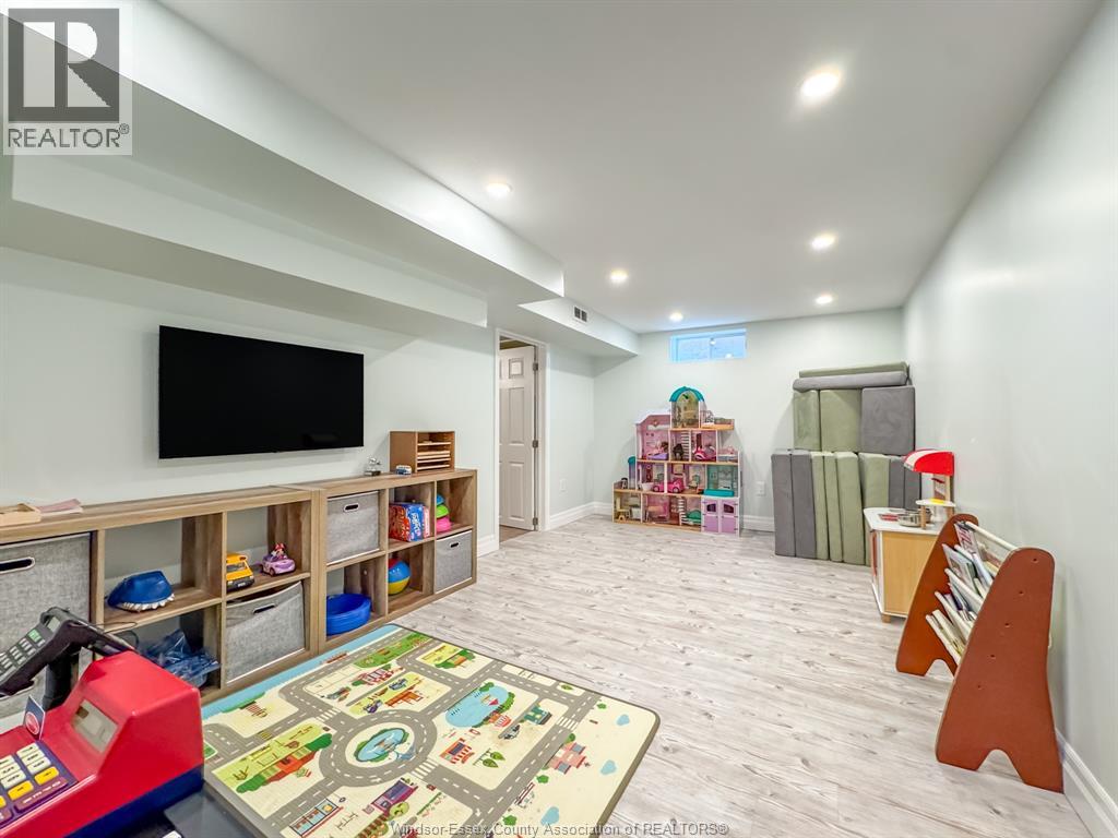 281 FAIRVIEW East - Image 29