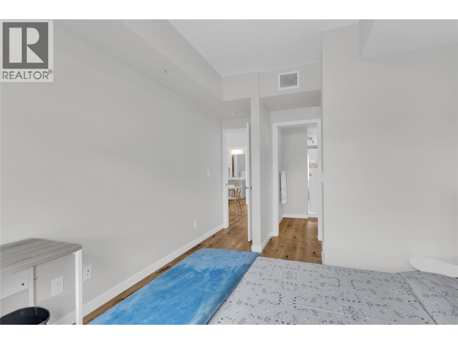 #417 722 Valley Road - 18