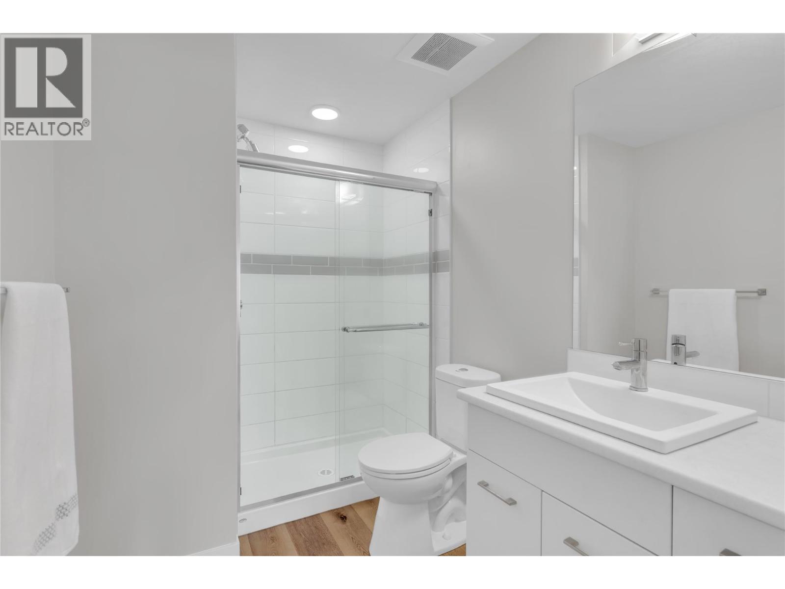 #417 722 Valley Road - 20