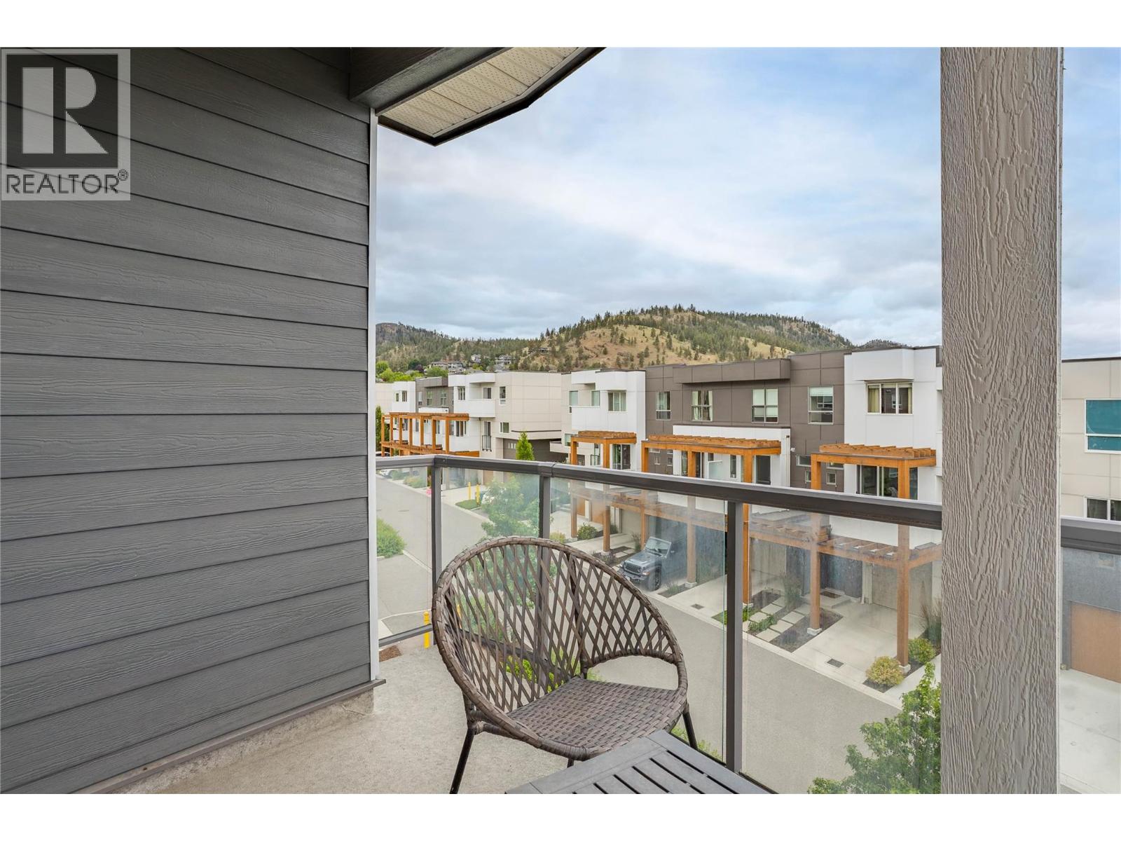 #417 722 Valley Road - 27