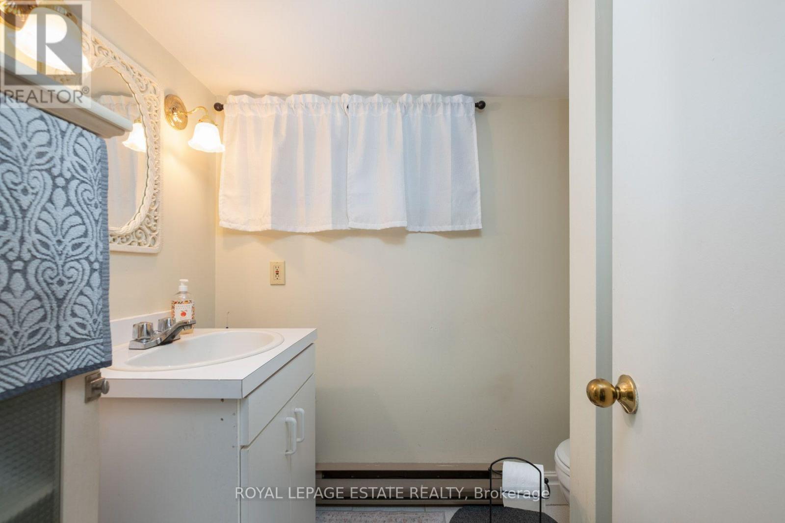 57 HERBERT AVENUE - 31