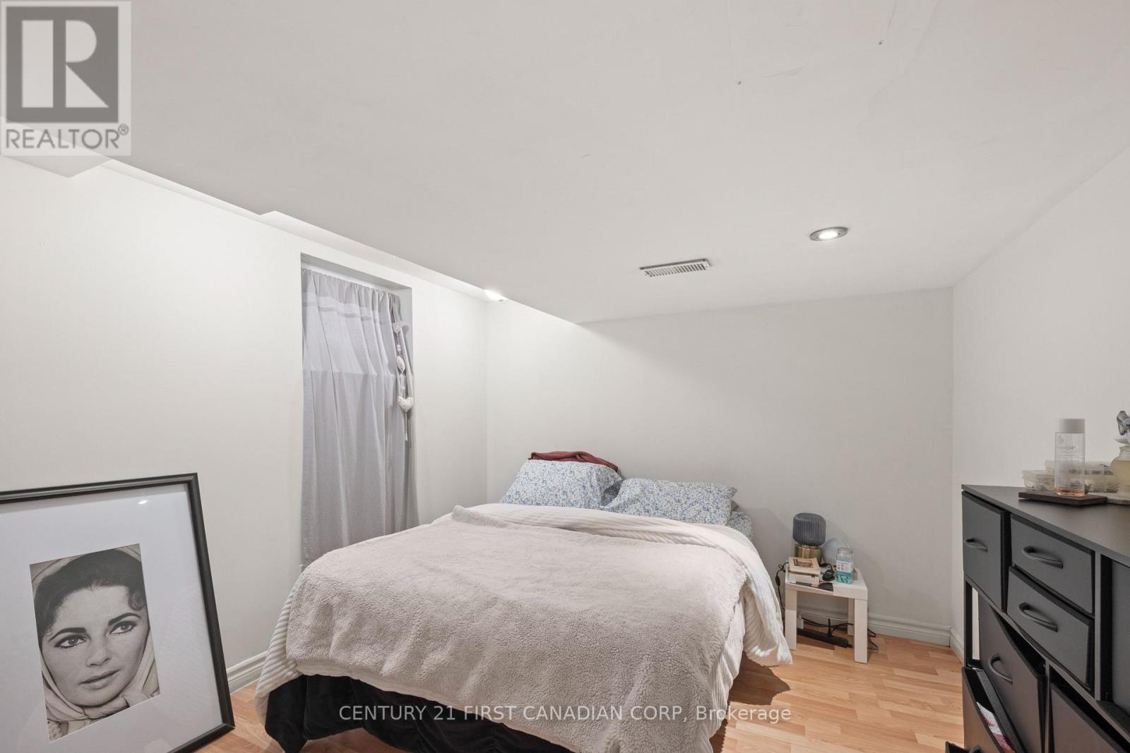 330 CHEAPSIDE STREET - Image 31