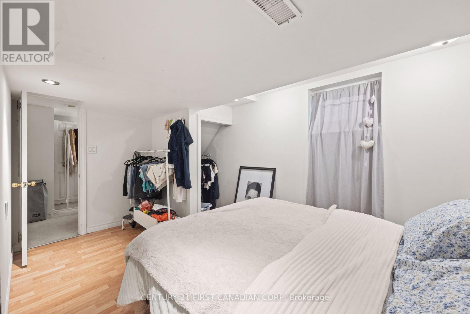 330 CHEAPSIDE STREET - Image 32