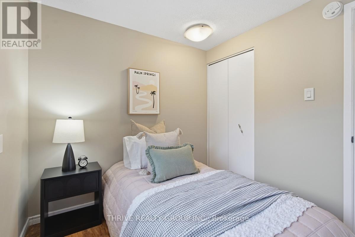 15 RENNY CRESCENT - 21