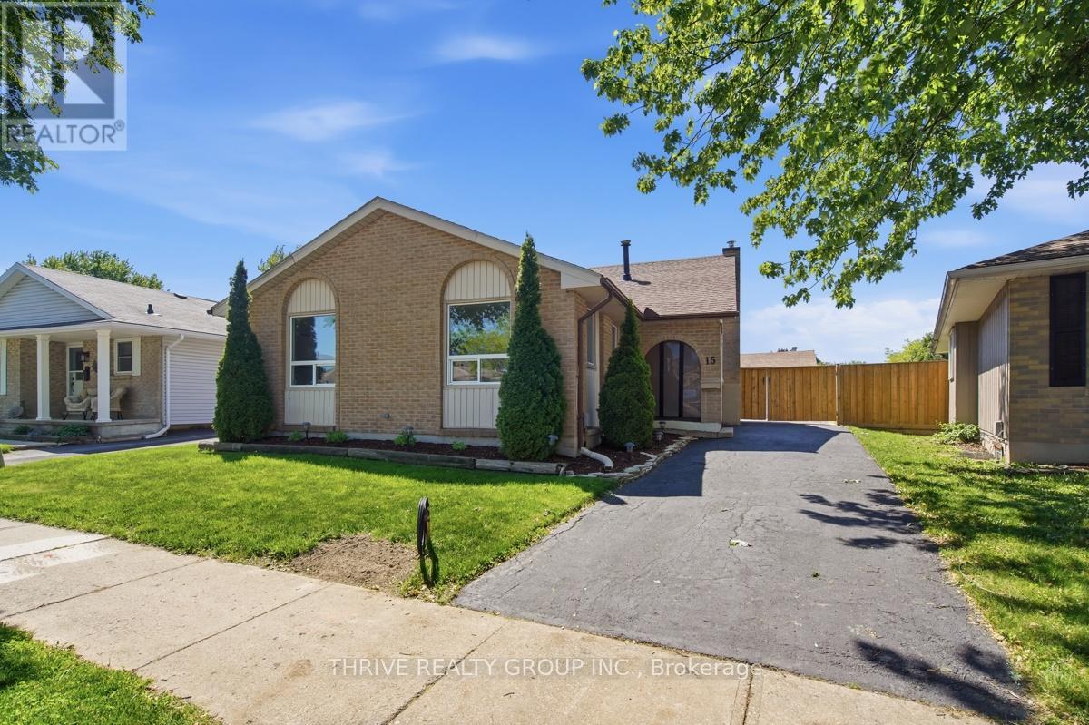 15 RENNY CRESCENT - Image 3