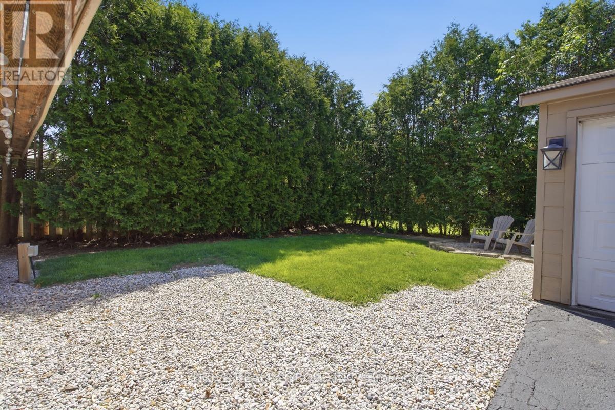 15 RENNY CRESCENT - 38