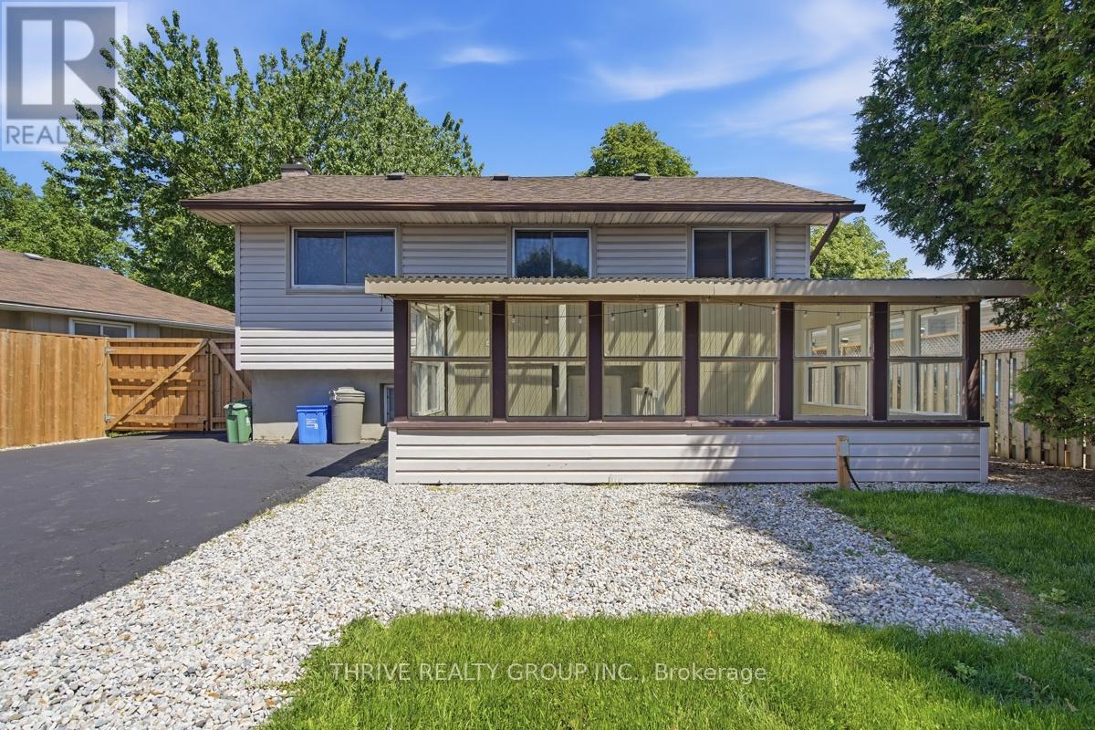 15 RENNY CRESCENT - 41