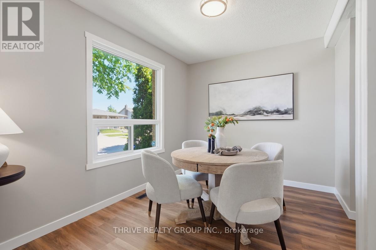 15 RENNY CRESCENT - Image 8