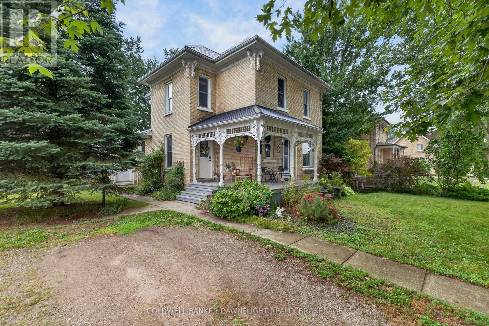 26 KING STREET N - 2