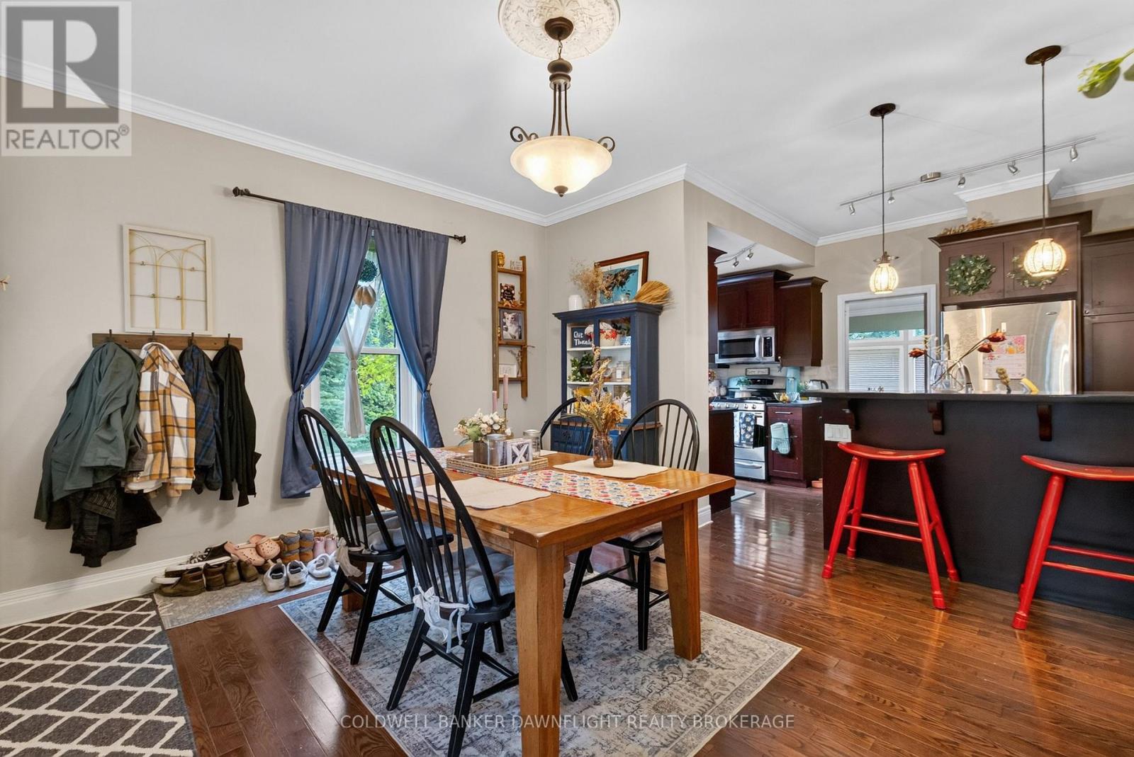 26 KING STREET N - Image 6