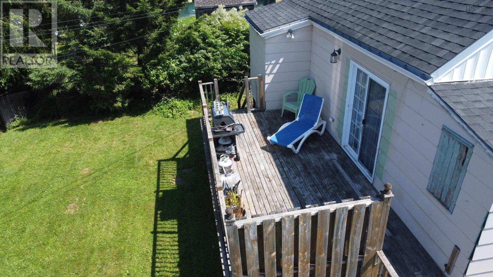 9 MacLaren Avenue - 7