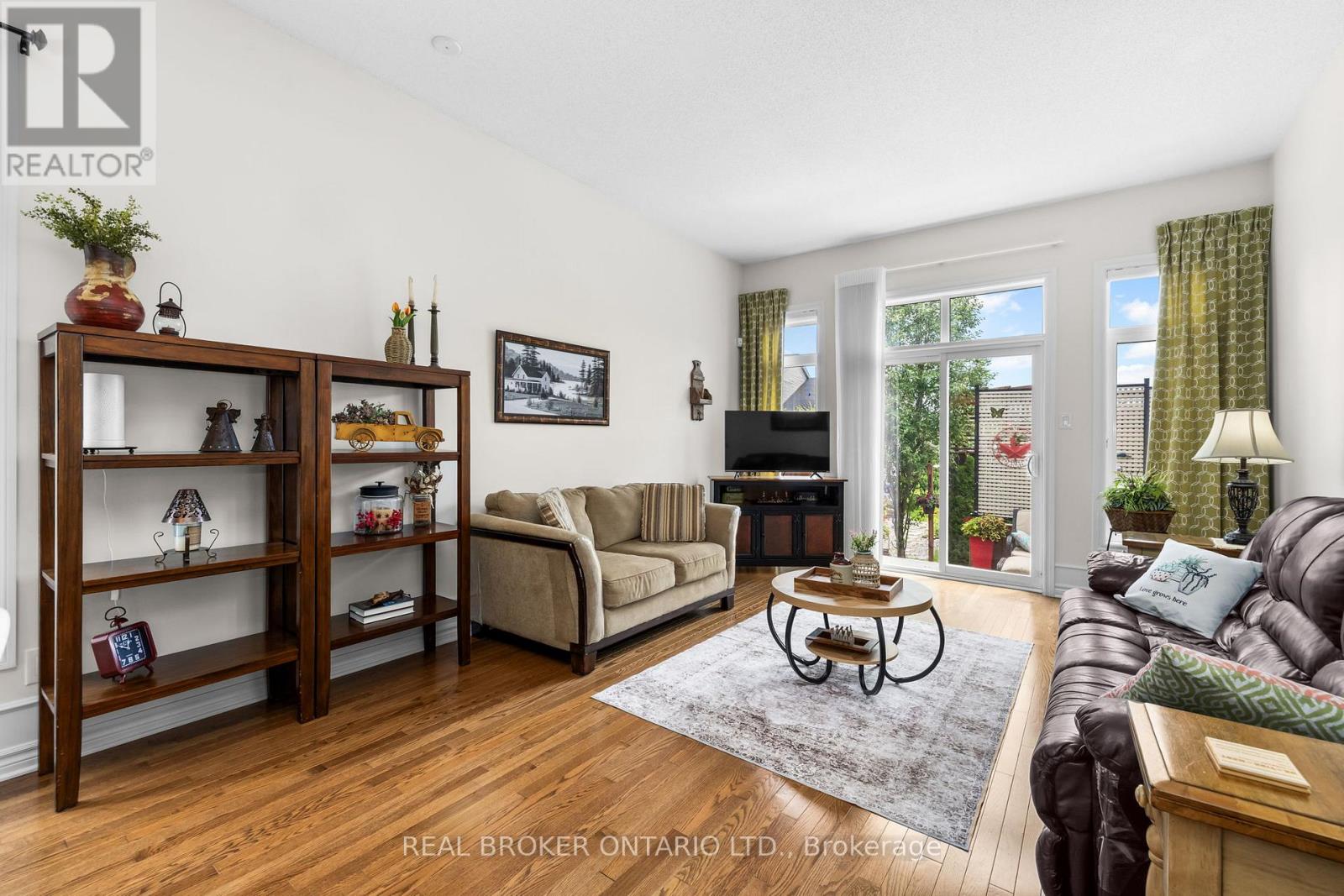 128 GEORGE STREET W - Image 21