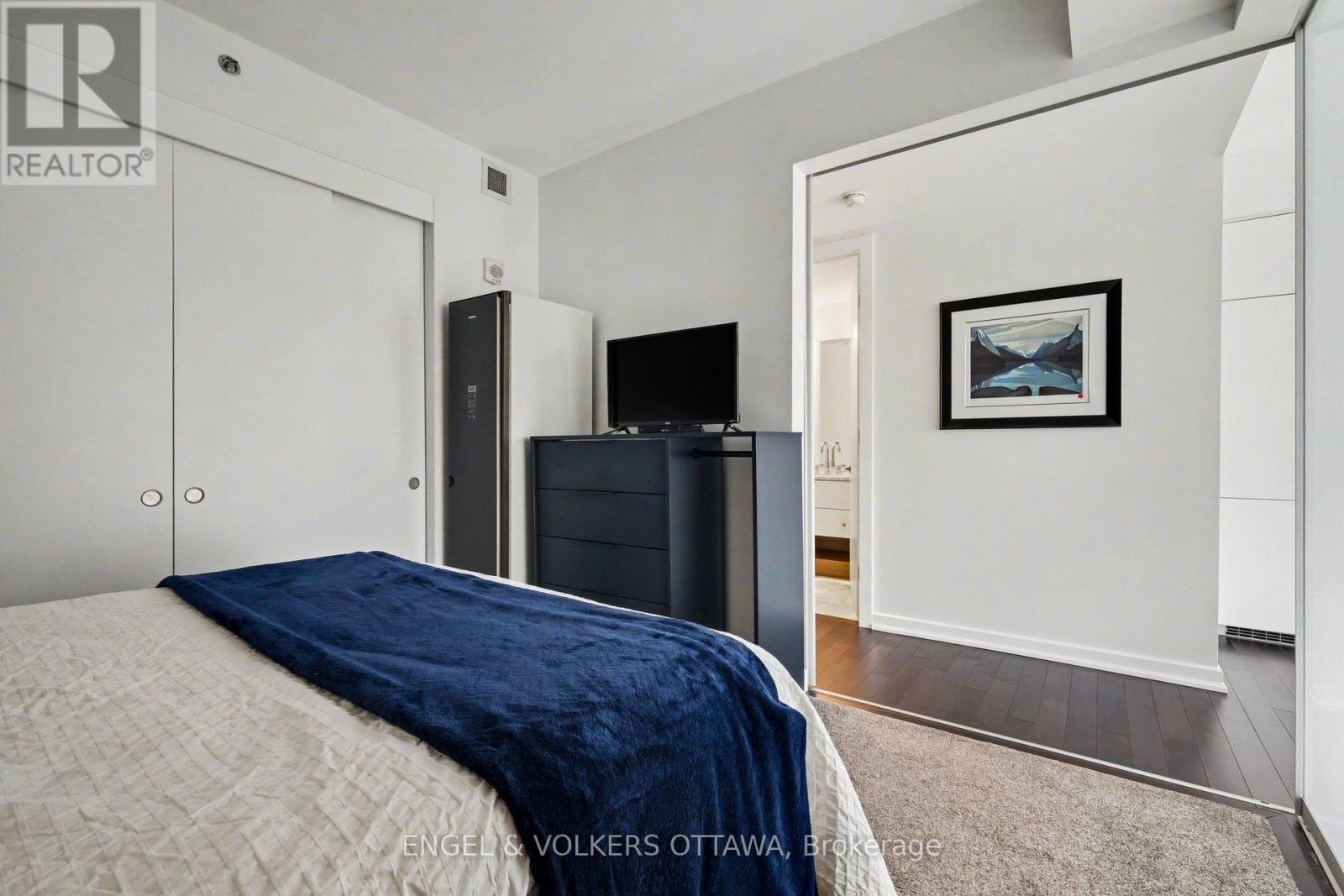 #513 300 LISGAR STREET - 19