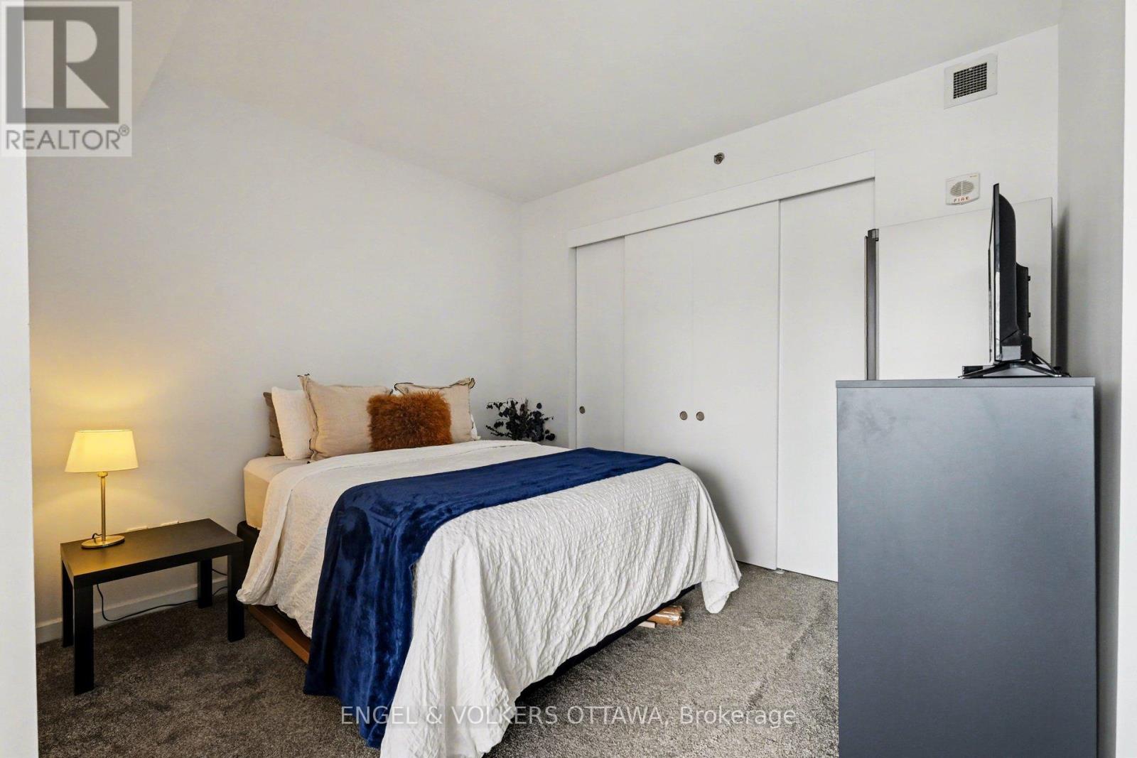 #513 300 LISGAR STREET - 21