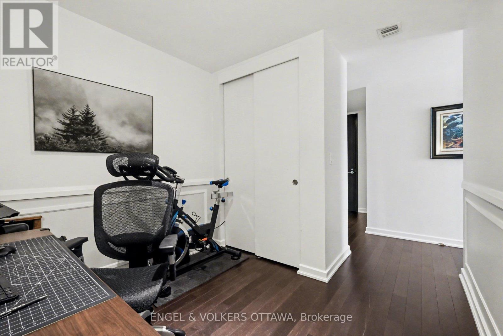 #513 300 LISGAR STREET - 23
