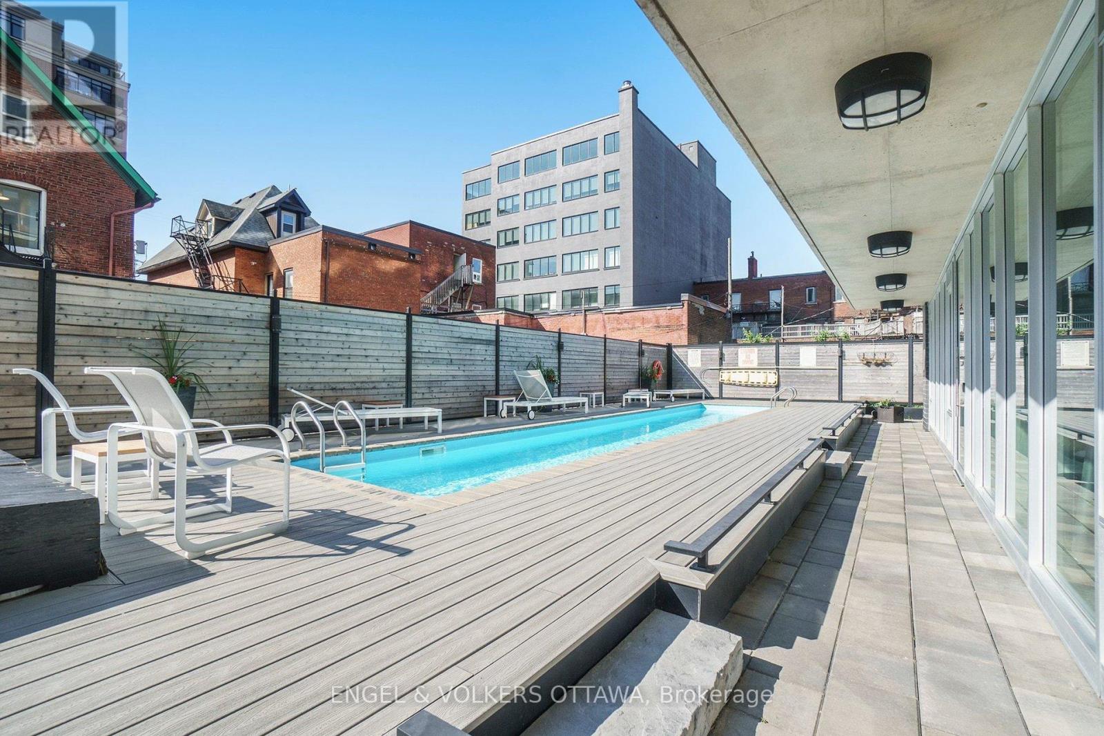 #513 300 LISGAR STREET - 25