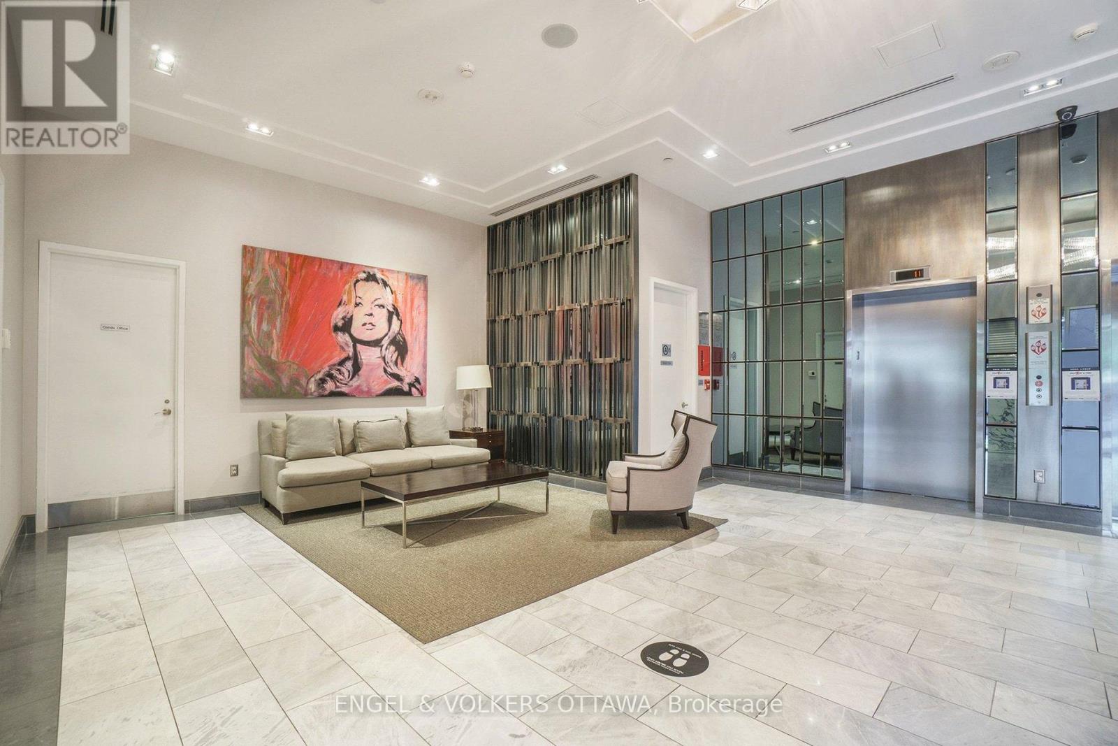 #513 300 LISGAR STREET - 27