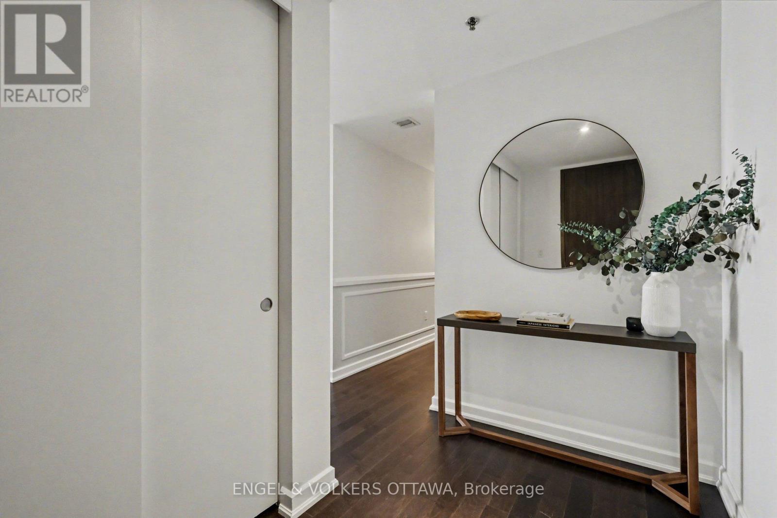 #513 300 LISGAR STREET - 5