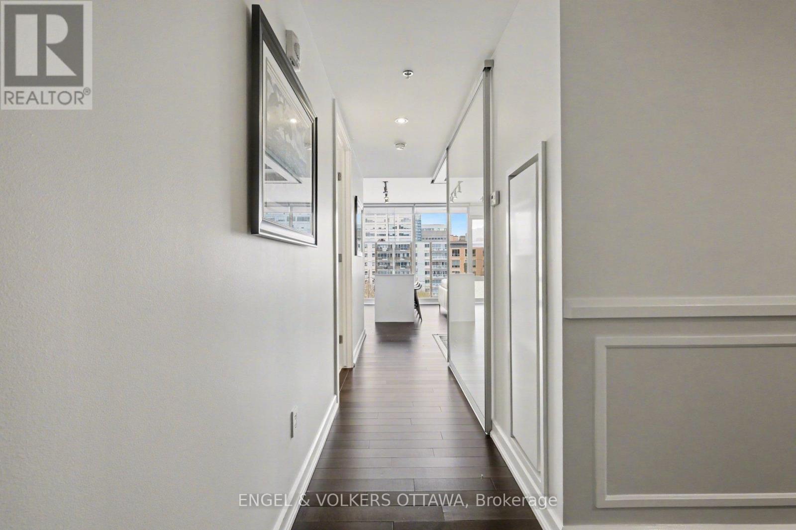 #513 300 LISGAR STREET - 6