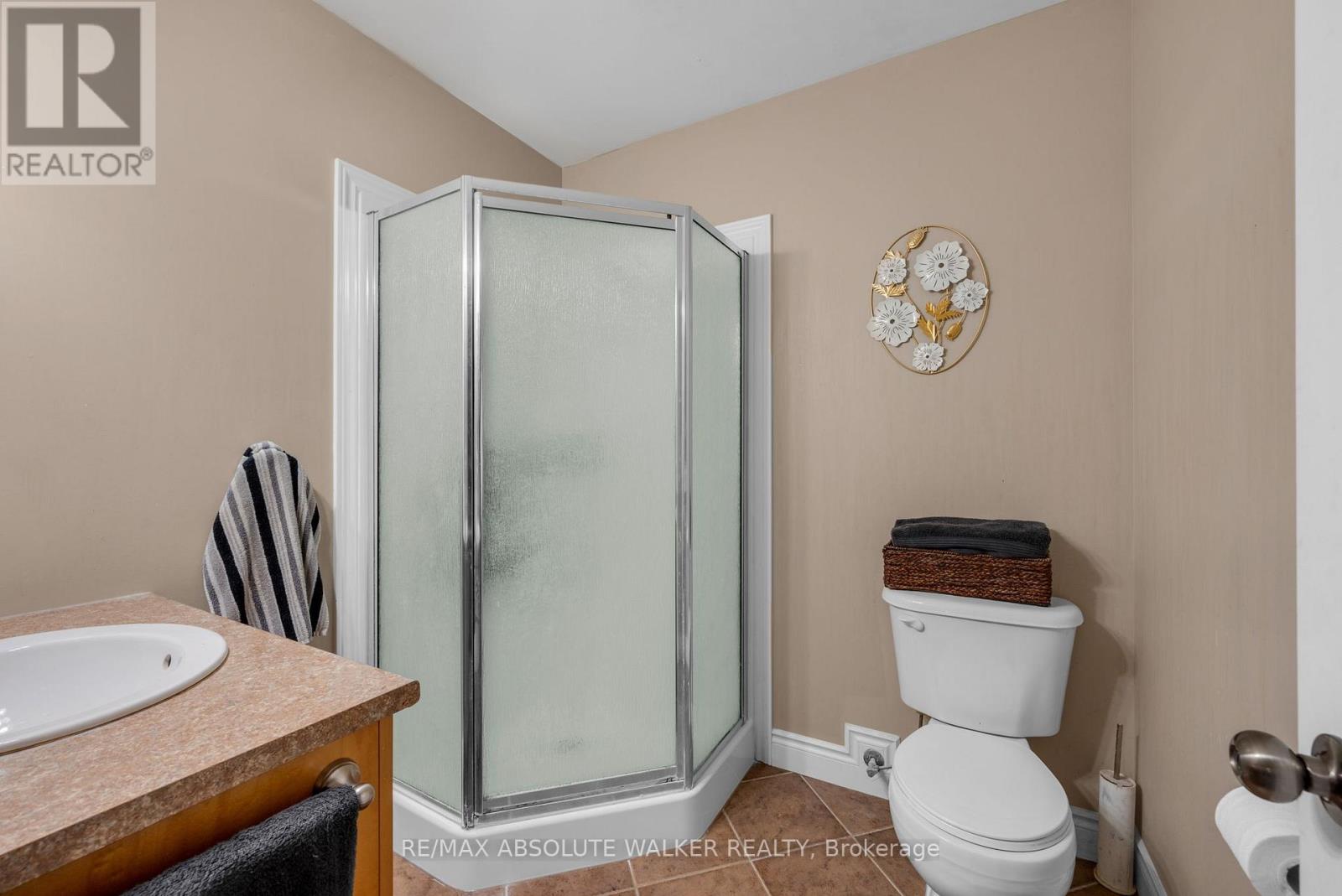 9 GLOSS STREET - Image 29