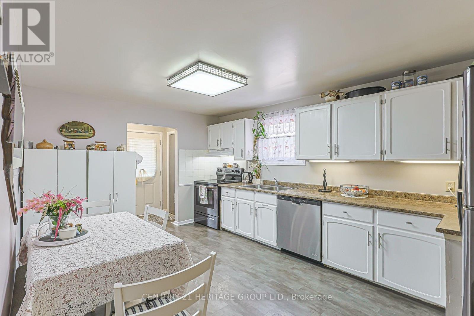 78 ZIMA CRESCENT - Image 17