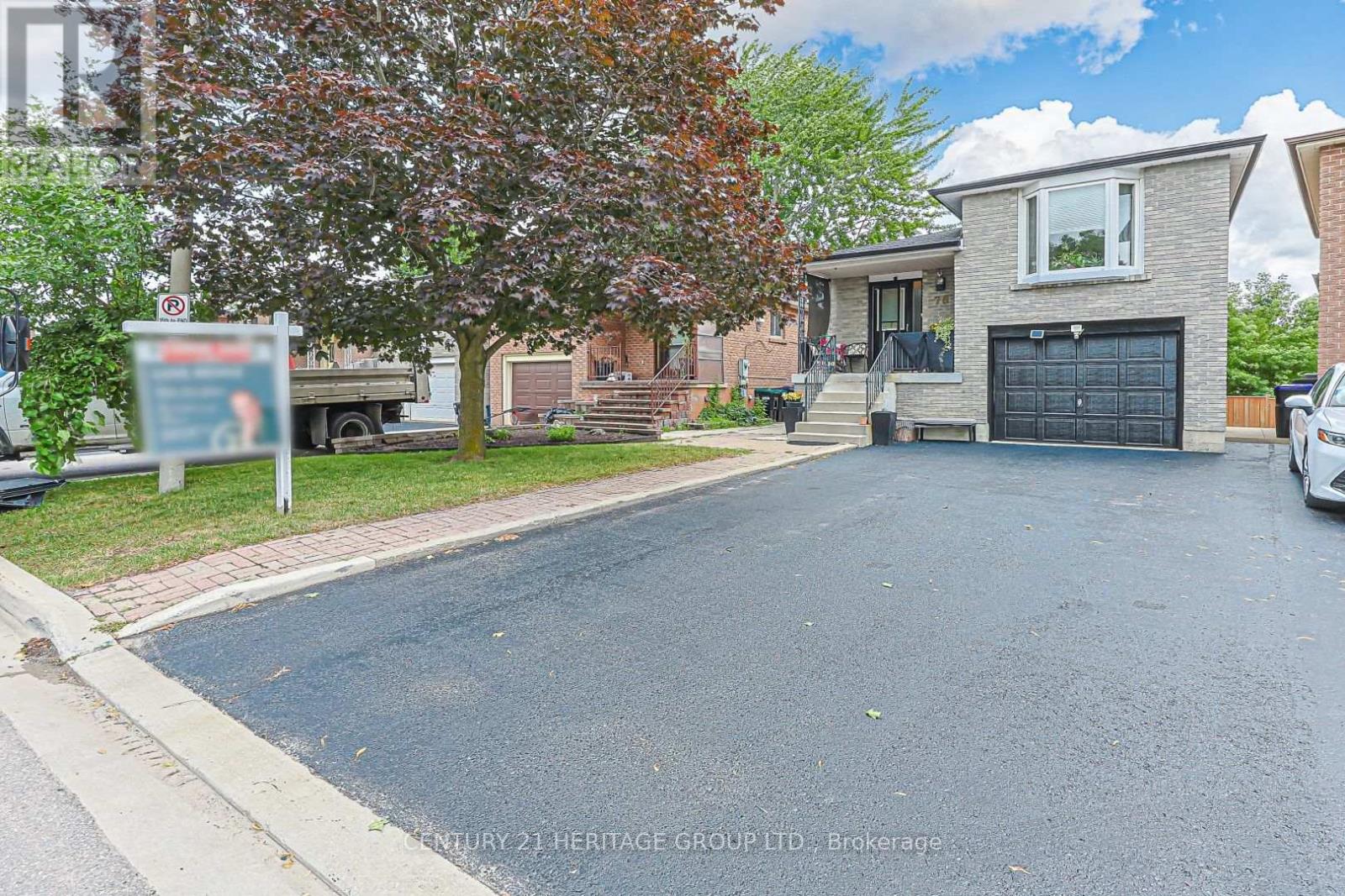 78 ZIMA CRESCENT - 2