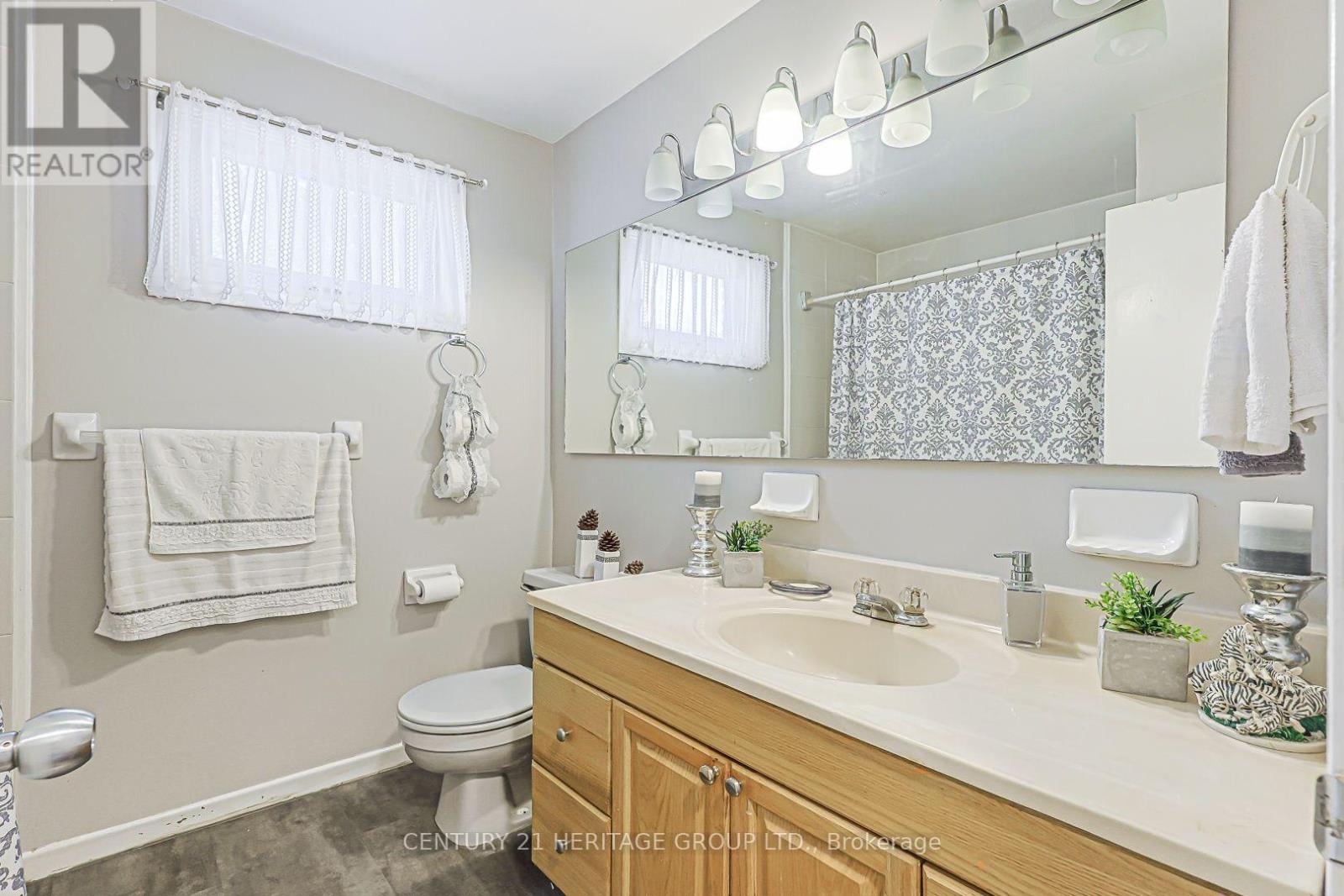 78 ZIMA CRESCENT - Image 32