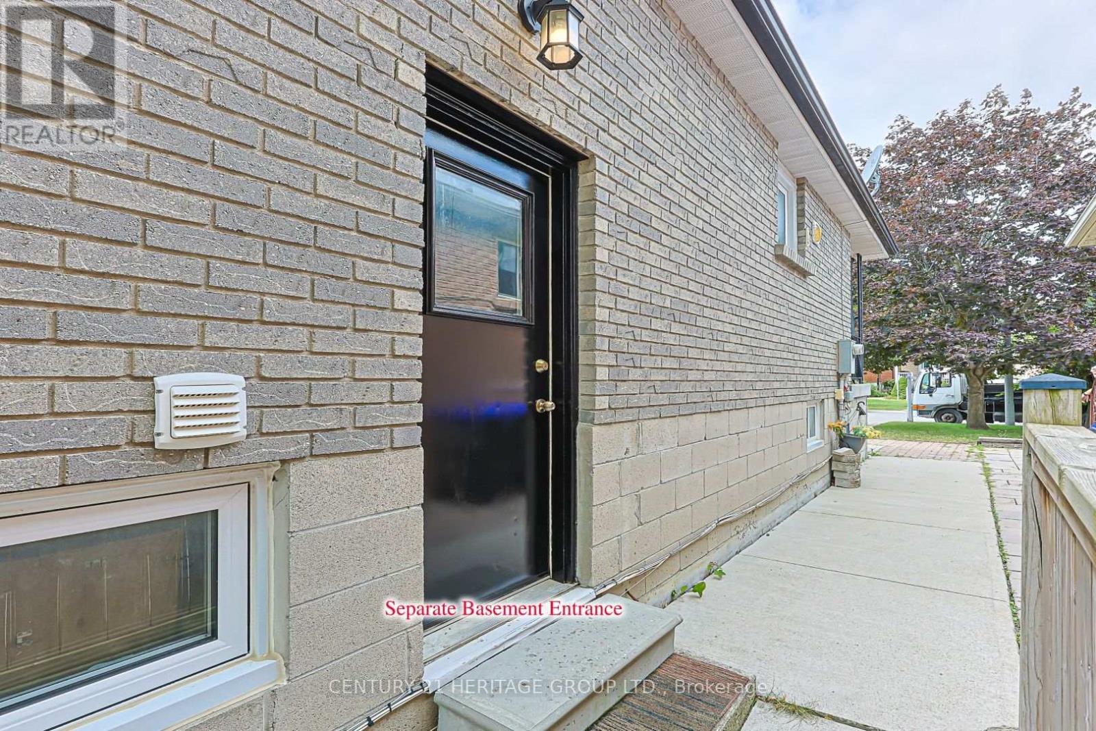 78 ZIMA CRESCENT - Image 34