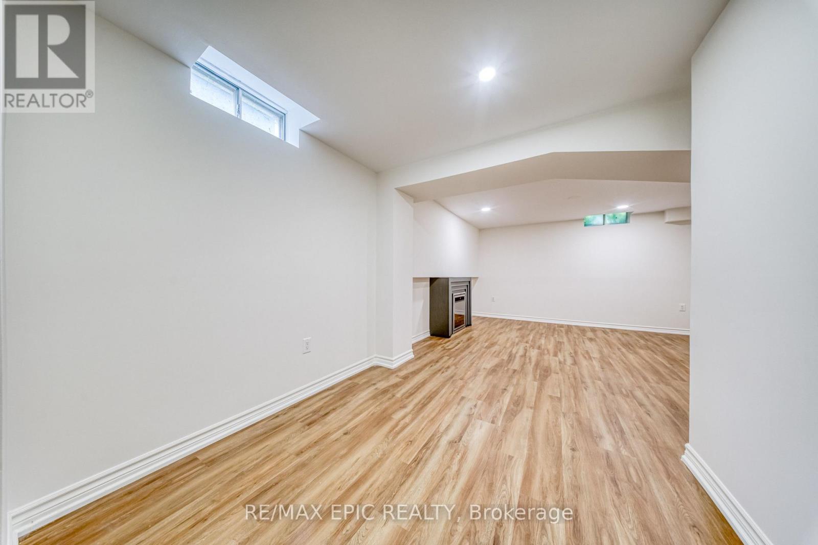 961 DAMASCUS COURT - 32