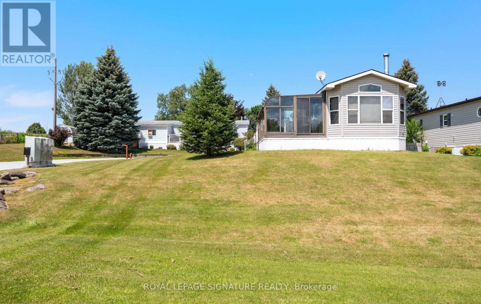 49 SUNRISE CIRCLE - Image 37