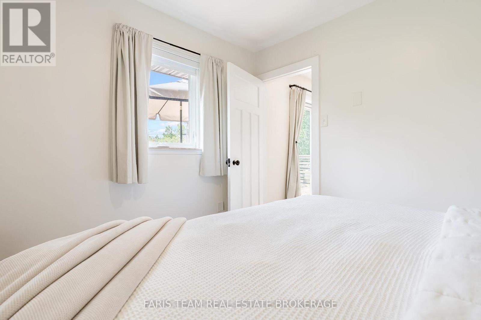987 ISABELLA STREET - Image 14