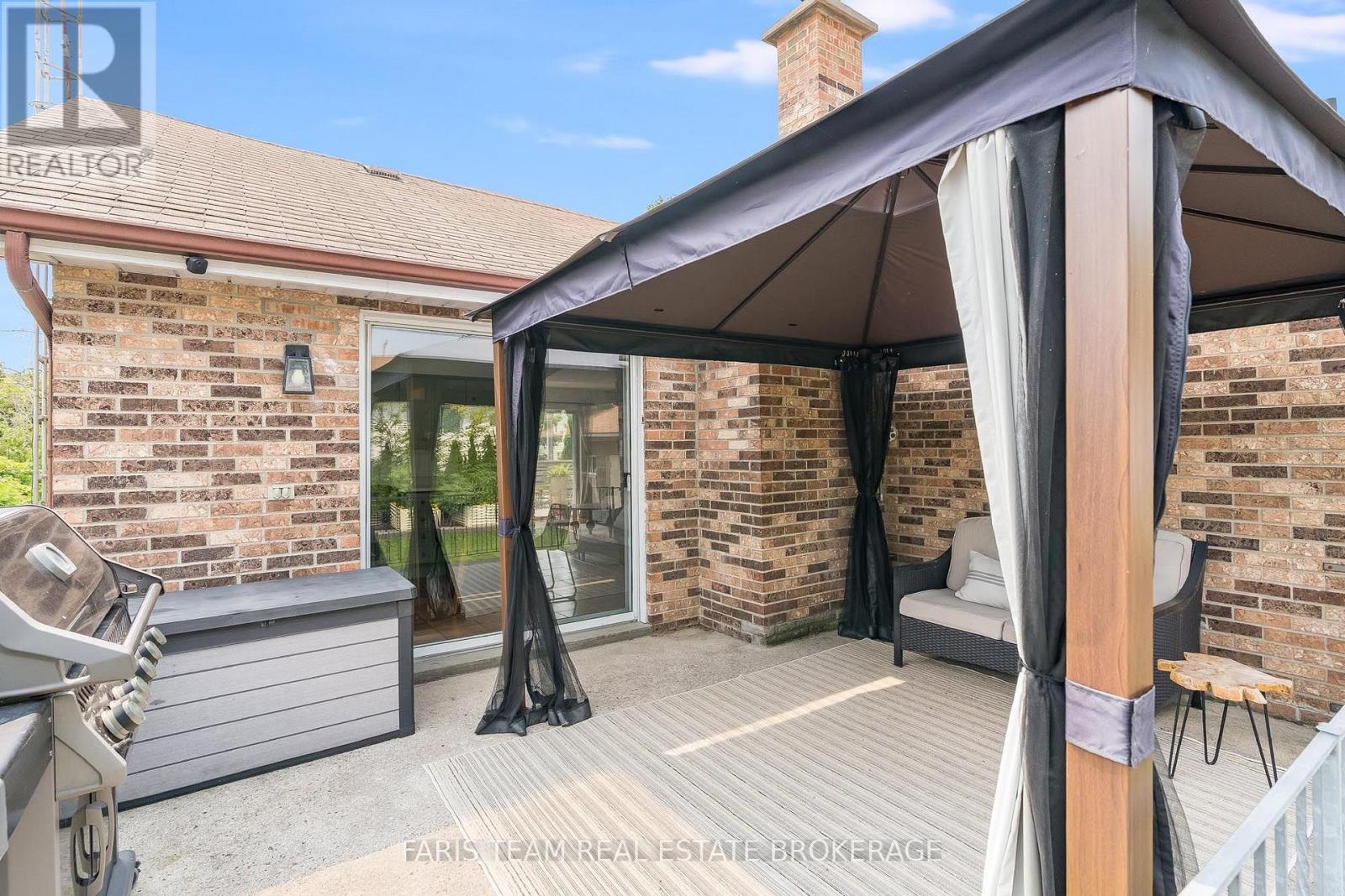 987 ISABELLA STREET - Image 21