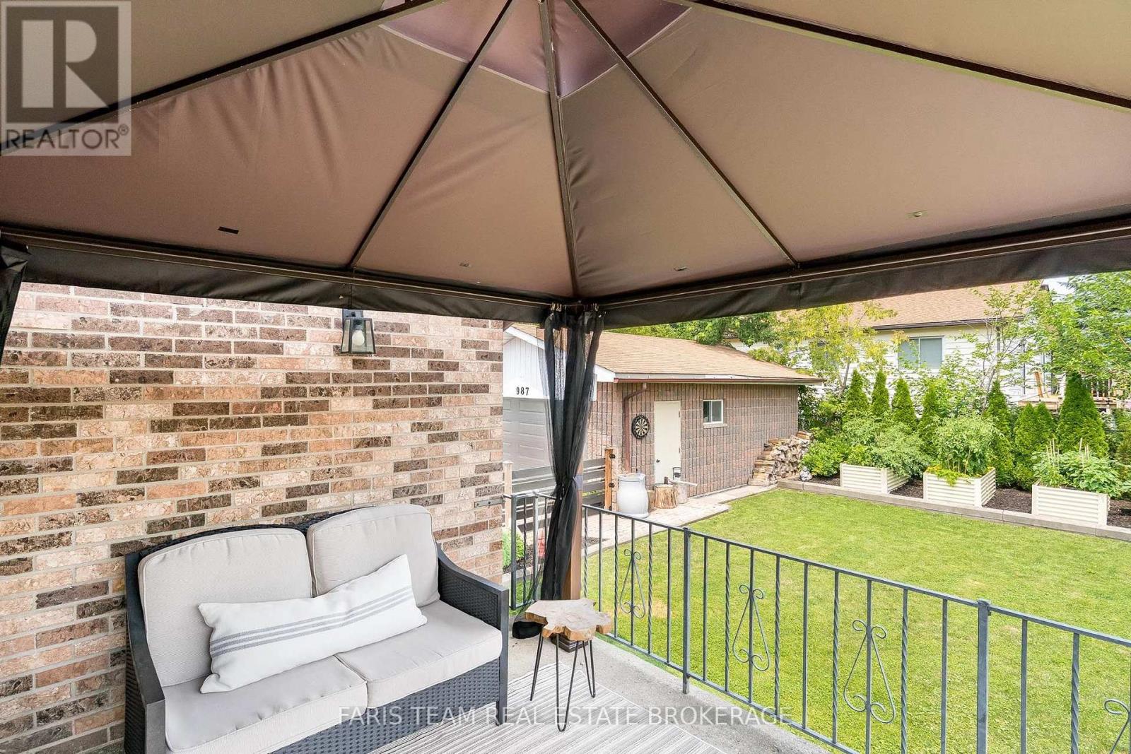 987 ISABELLA STREET - Image 22