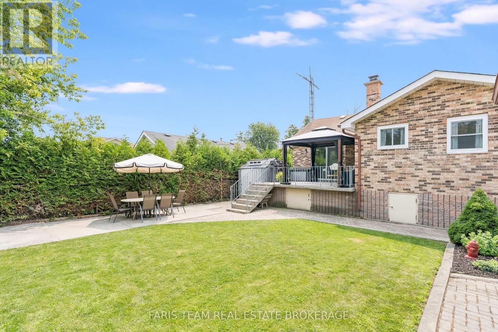 987 ISABELLA STREET - Image 25