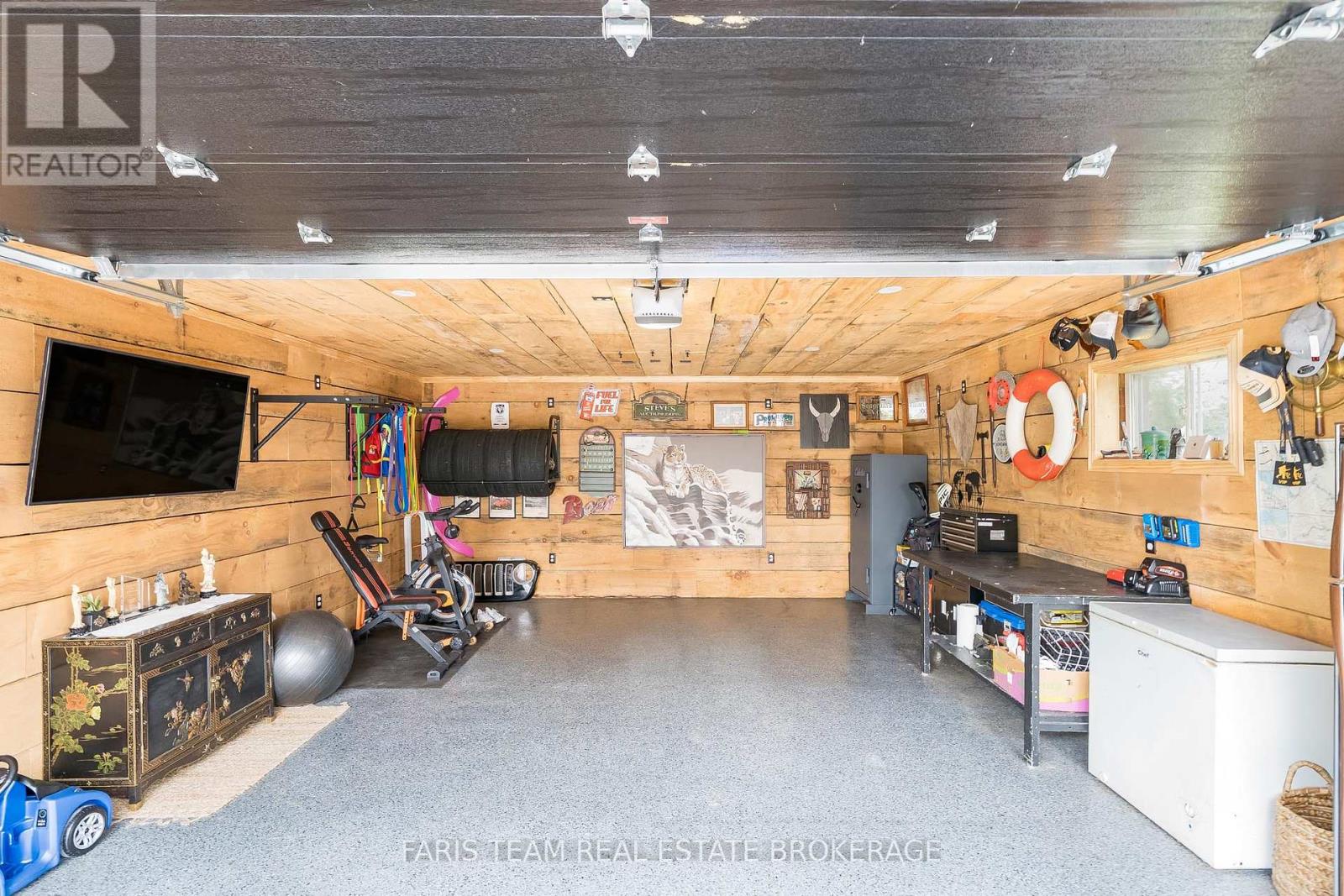 987 ISABELLA STREET - Image 31
