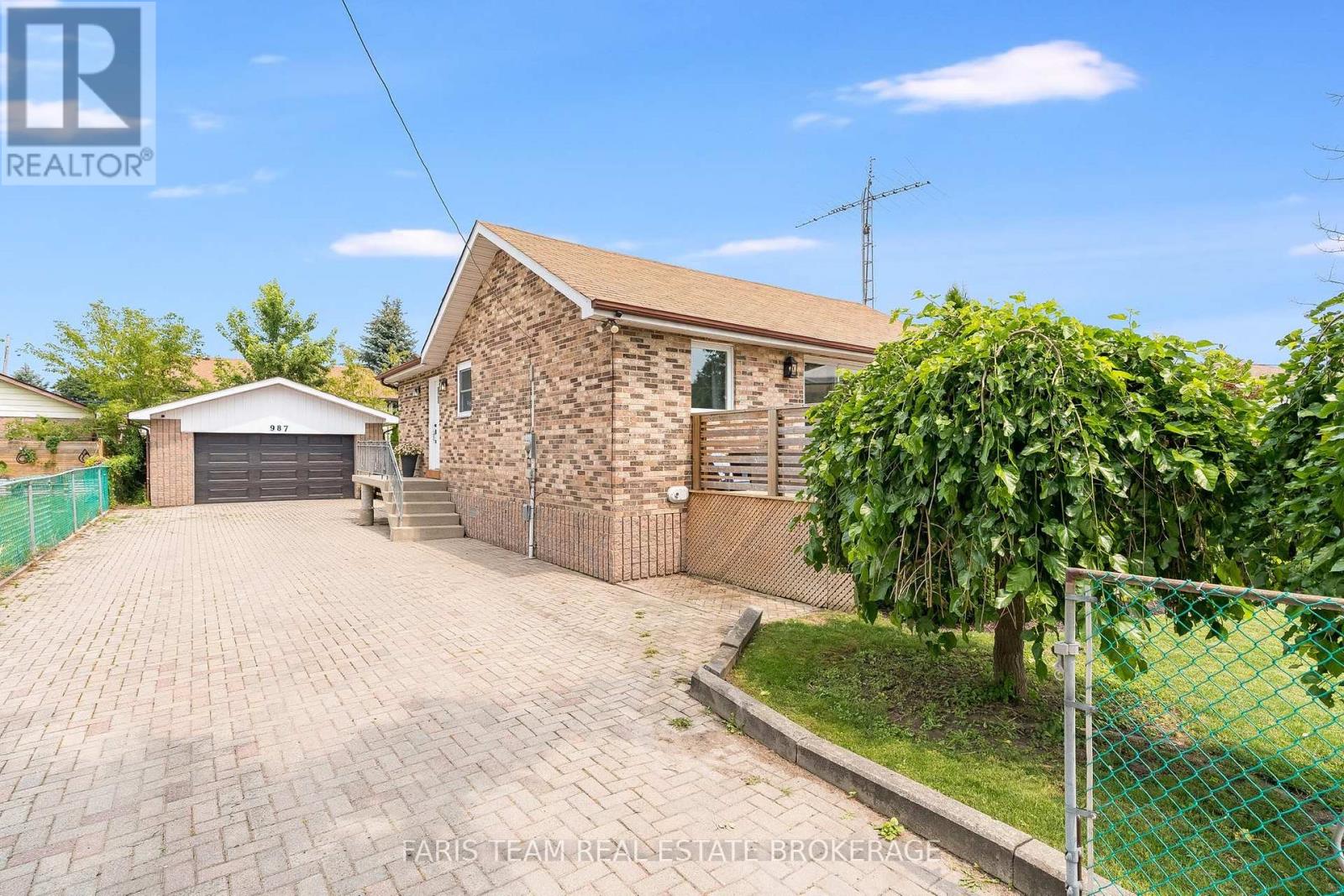 987 ISABELLA STREET - Image 4