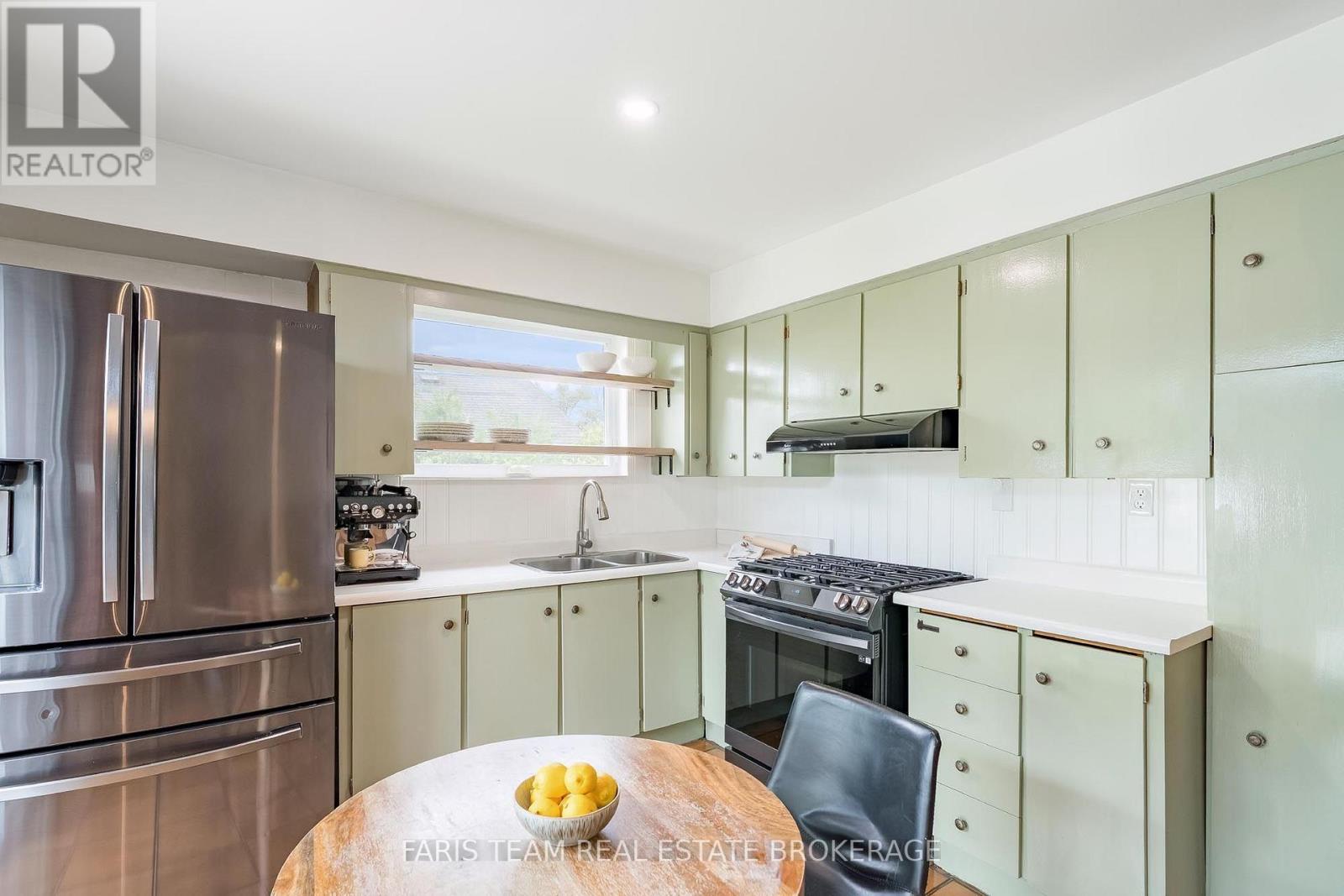 987 ISABELLA STREET - Image 6