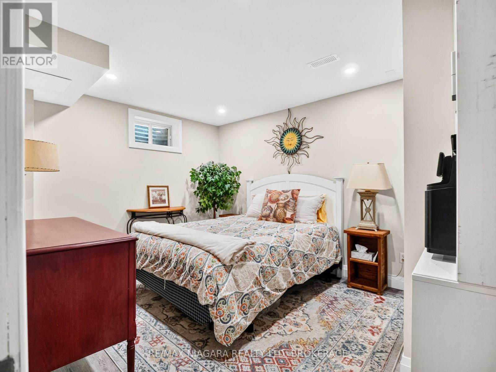 3259 JEWELL AVENUE - Image 24