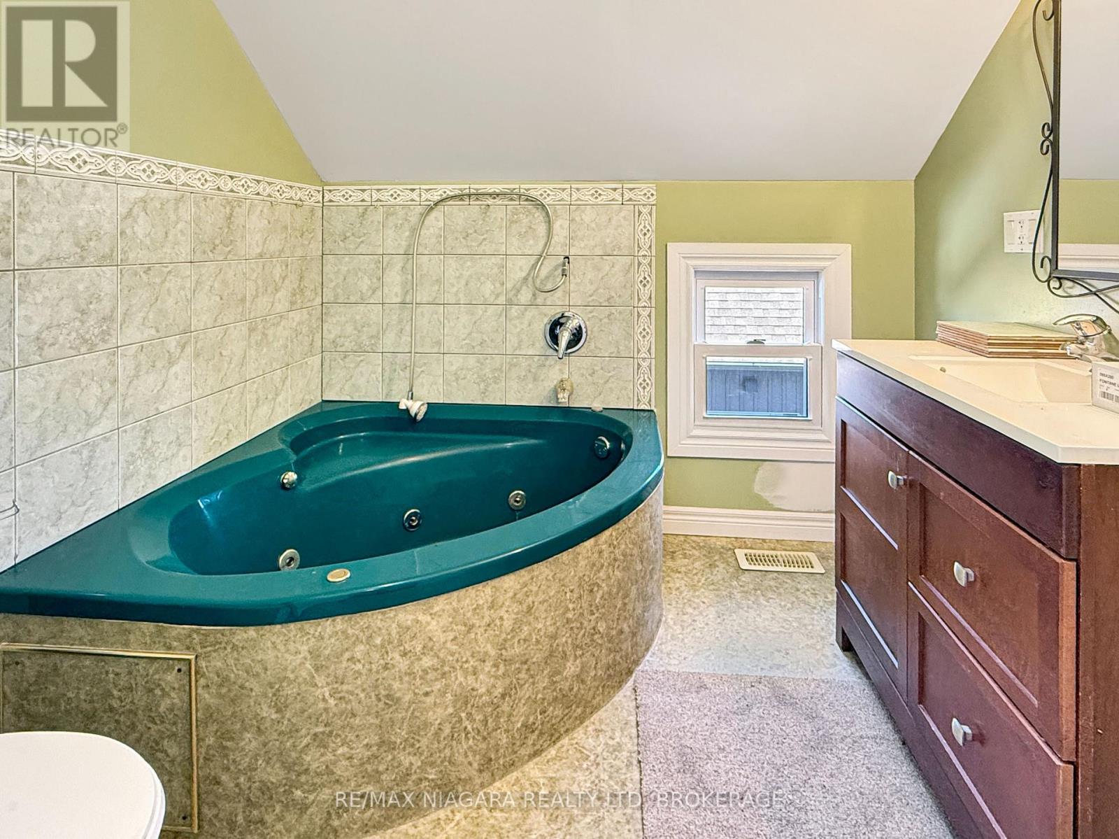 351 BROCK STREET - 15