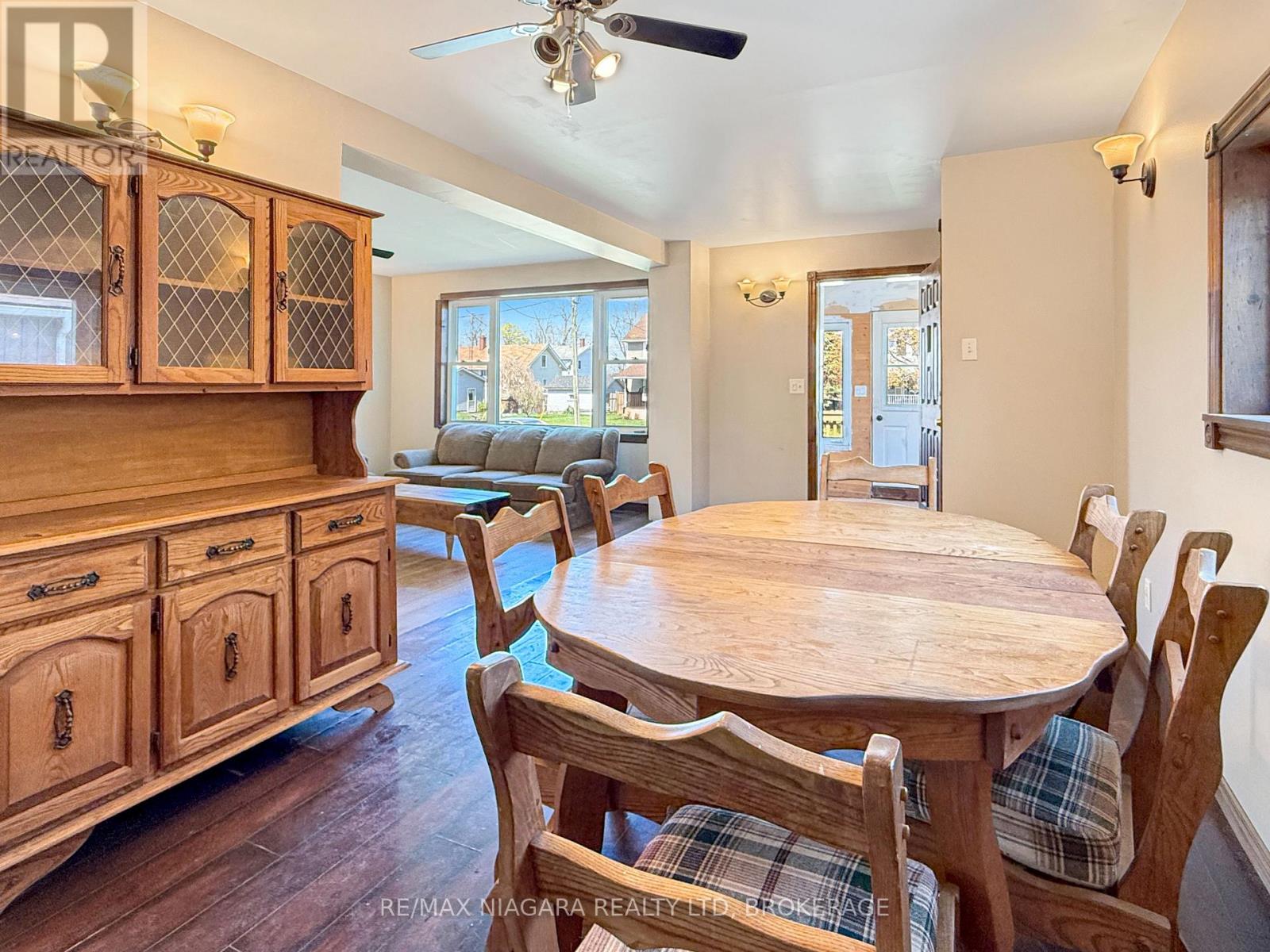 351 BROCK STREET - 6