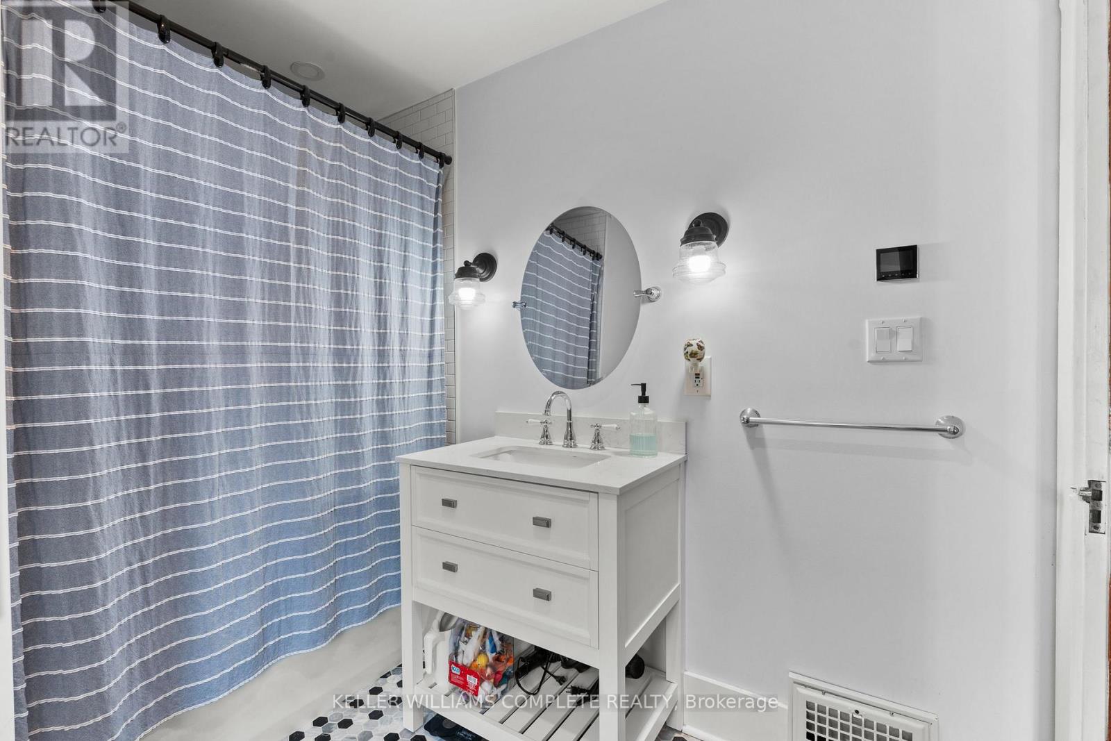 55 WINTEMUTE STREET - 33