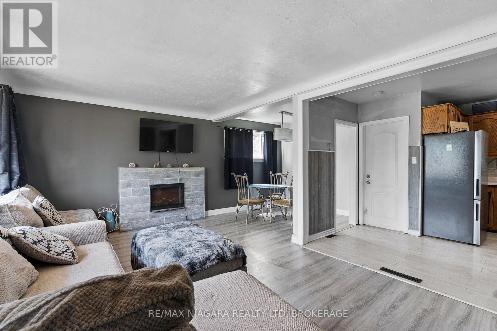 163 RICE ROAD W - Image 4