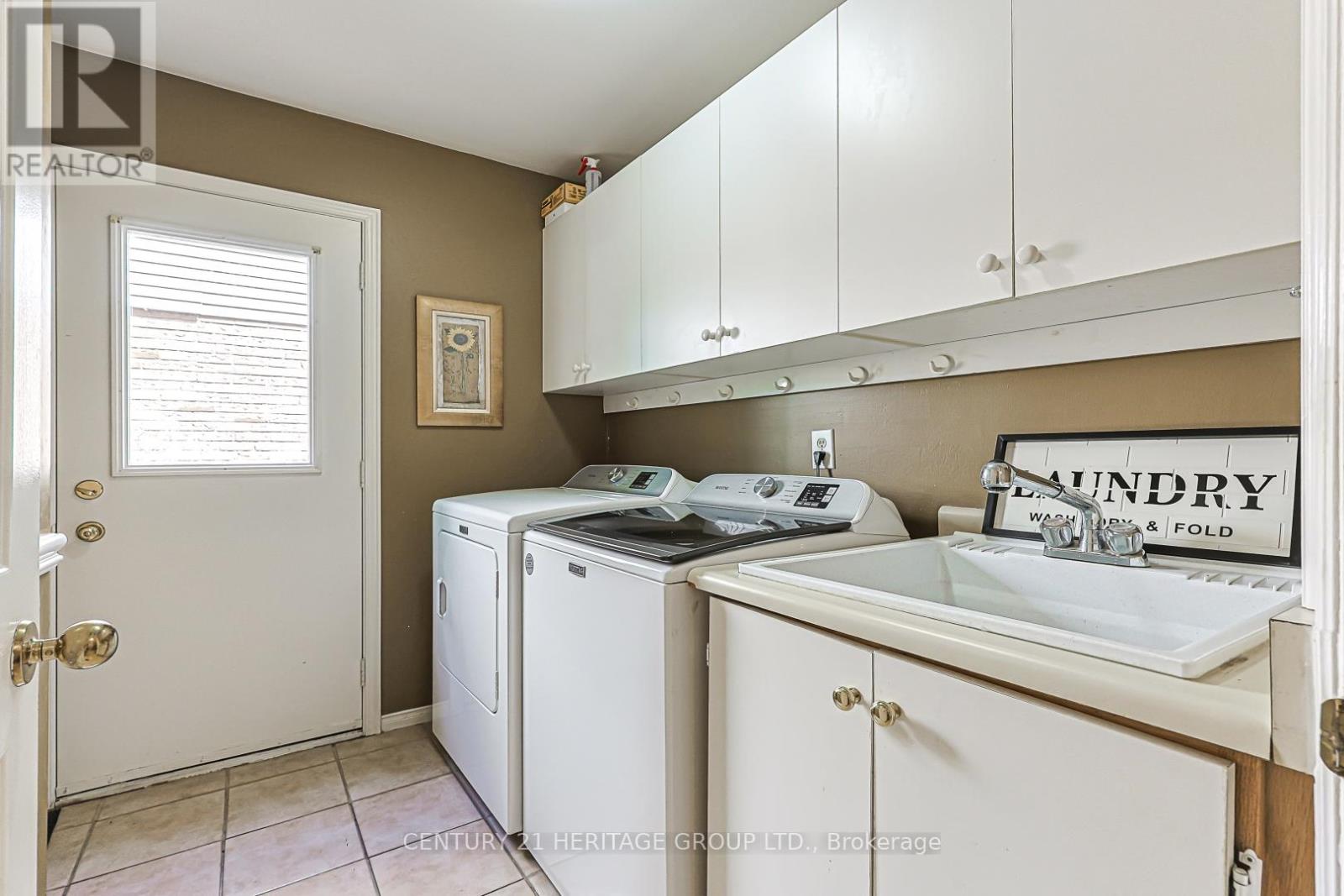 169 DELAYNE DRIVE - 18