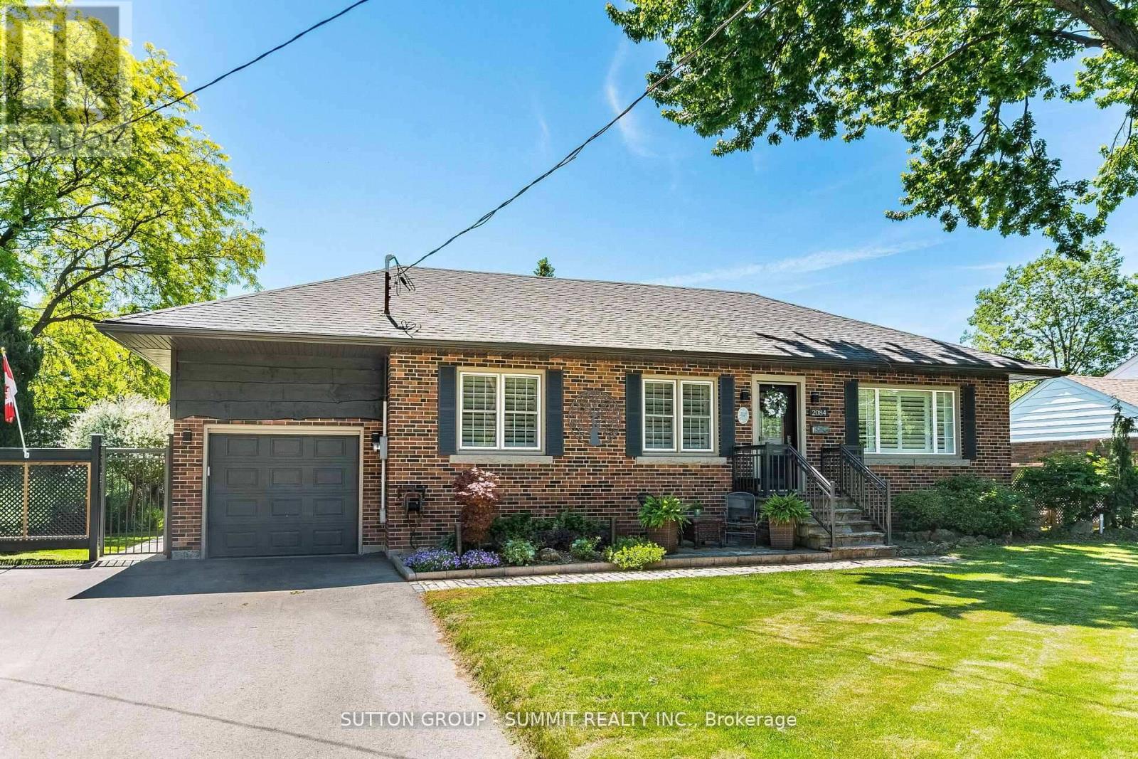 Photo of 2084 EDINBURGH Drive