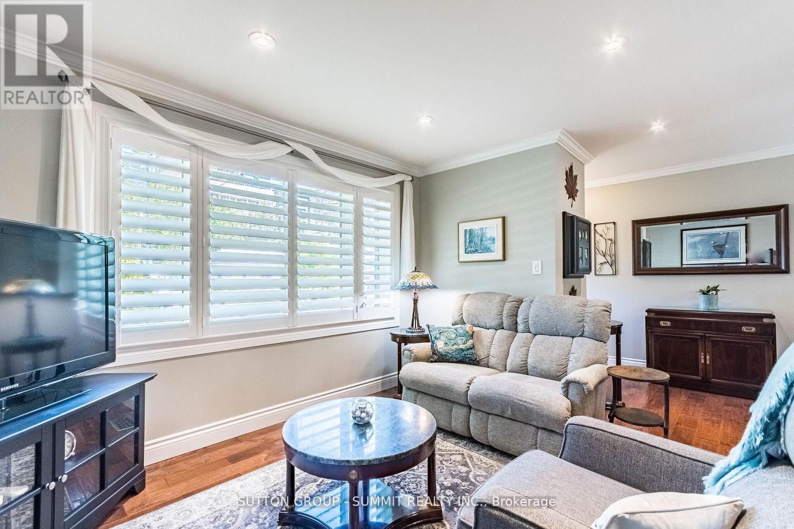 2084 EDINBURGH DRIVE - 8