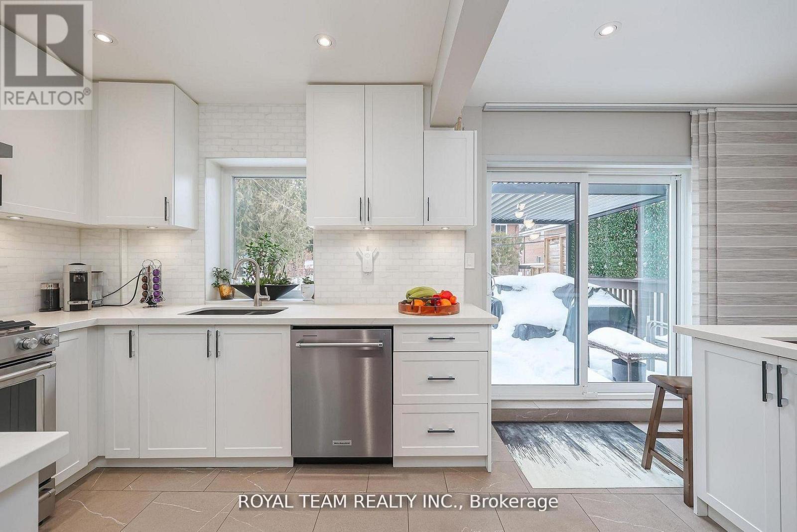 91 SOUTH KINGSWAY WAY - 16