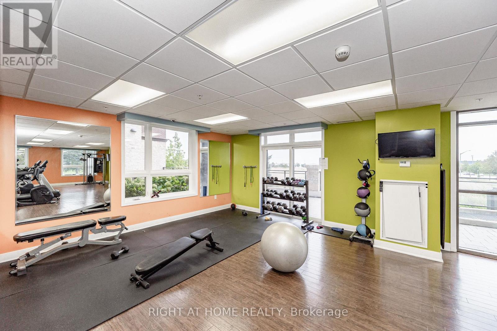 #107 5020 CORPORATE DRIVE - Image 33