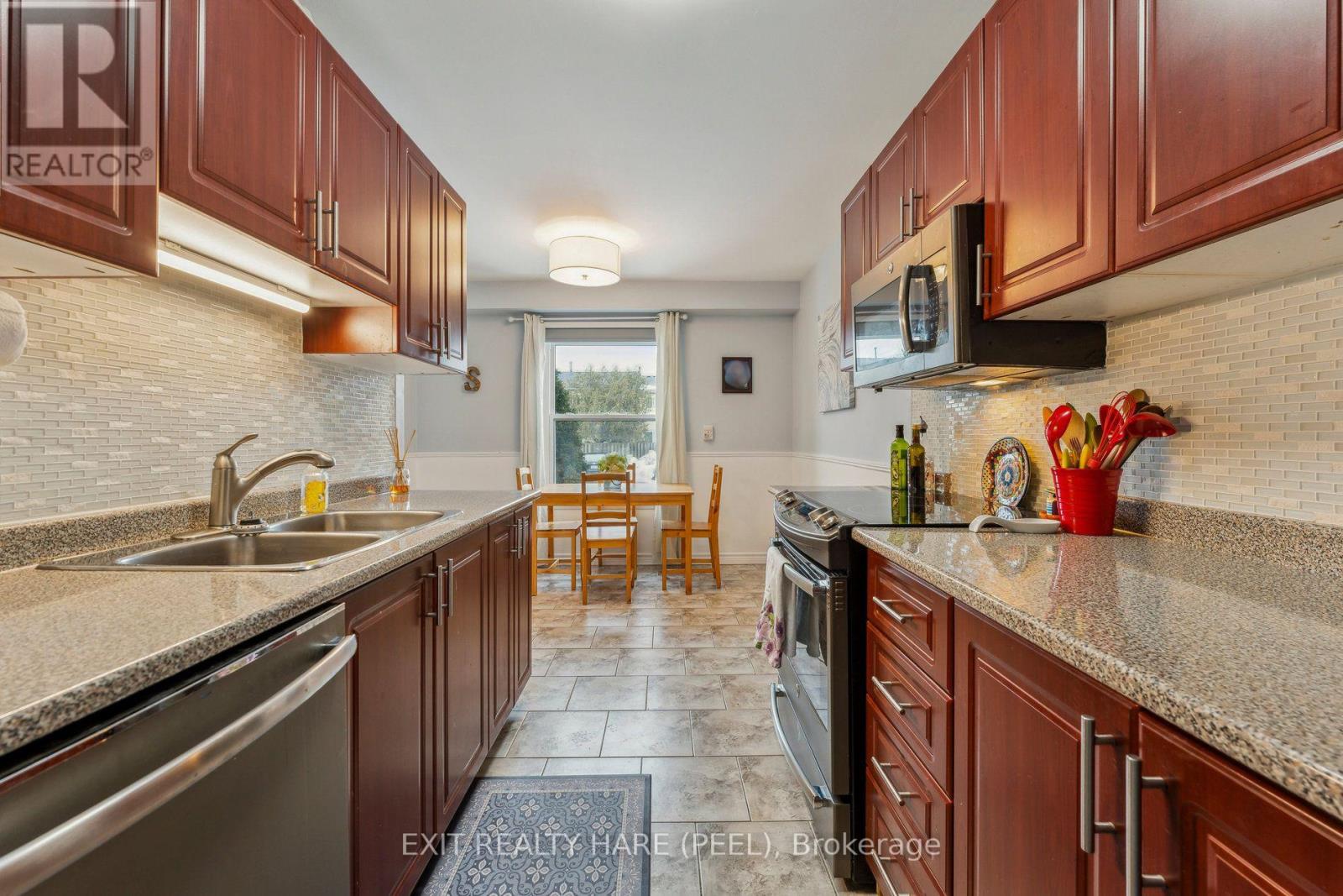 #78 900 CENTRAL PARK DRIVE N - Image 10