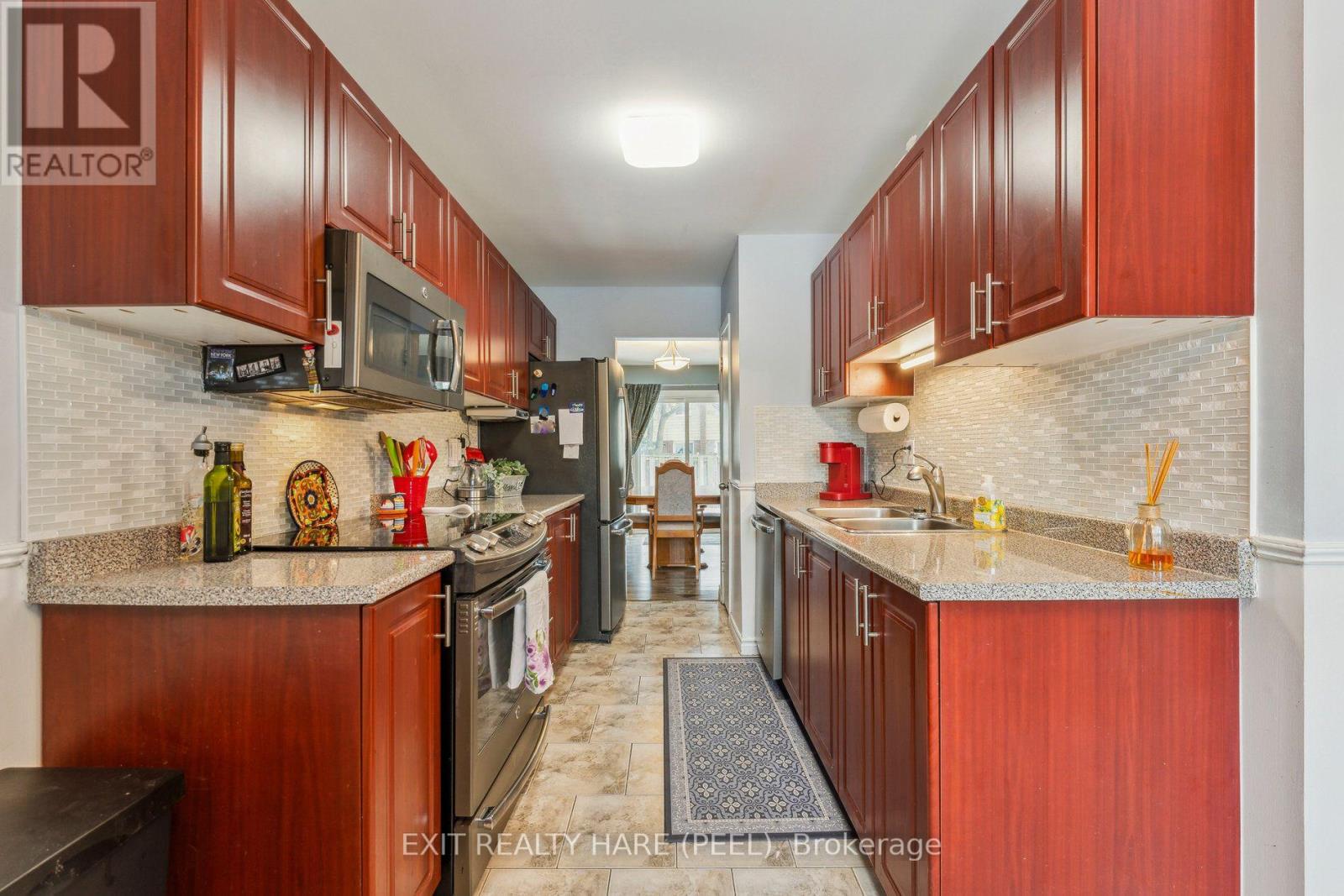 #78 900 CENTRAL PARK DRIVE N - Image 11